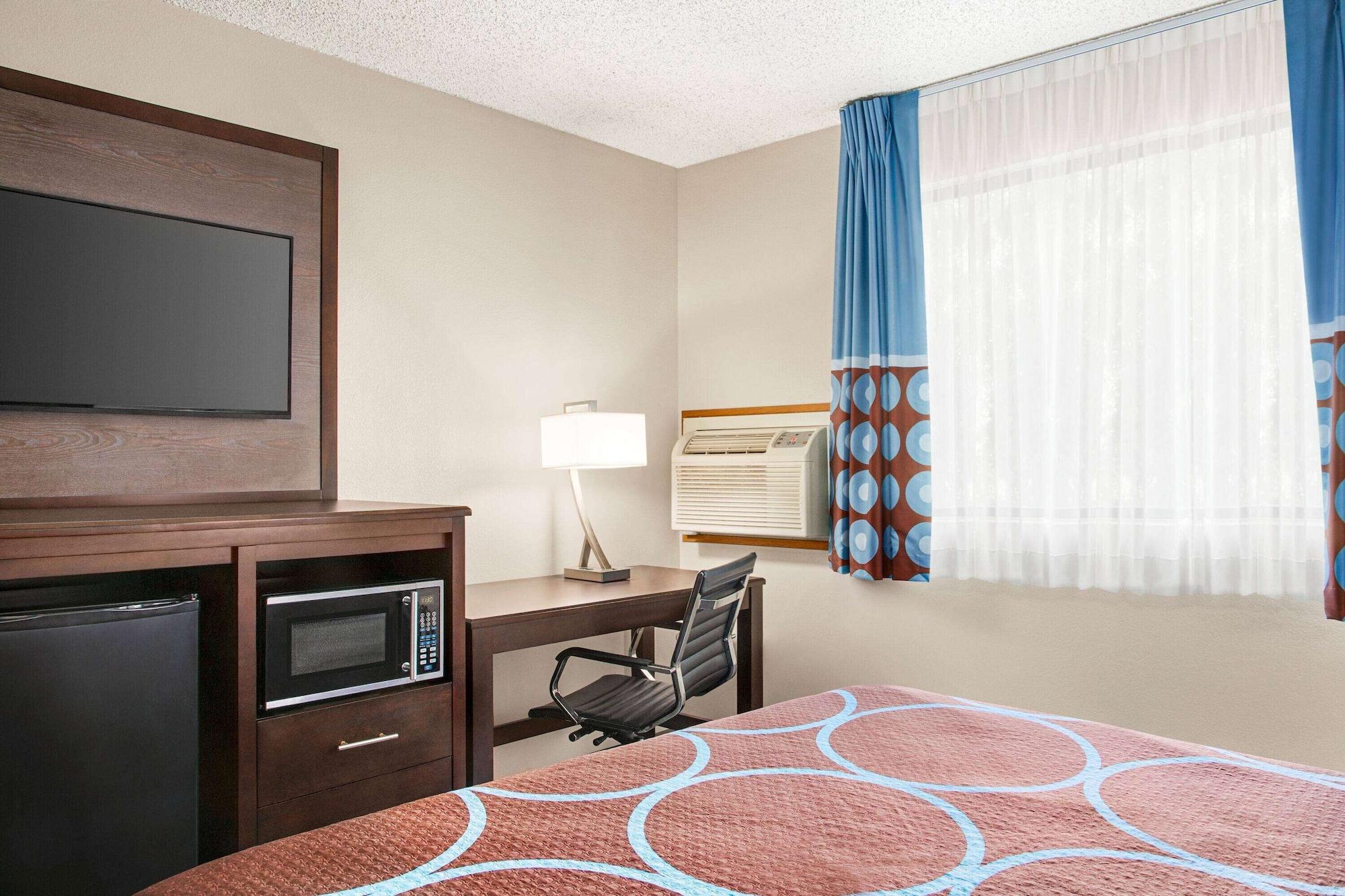 Super 8 By Wyndham Lenexa Overland Park Area/Mall Area Exteriér fotografie